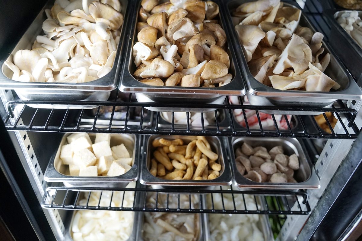 【桃園火鍋吃到飽推薦】日本生食級生蠔/青龍龍蝦吃到飽 桃園聚餐慶生包廂用餐首選 孫太太嚴選超市火鍋桃園店
