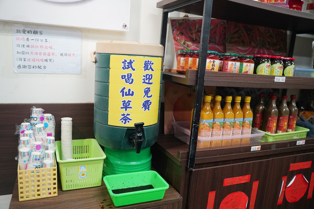 【上輝仙草豆花店】中壢甜品推薦 在地老字號超人氣甜湯 美味必點嫩仙草凍/紅豆湯/豆花/刨冰