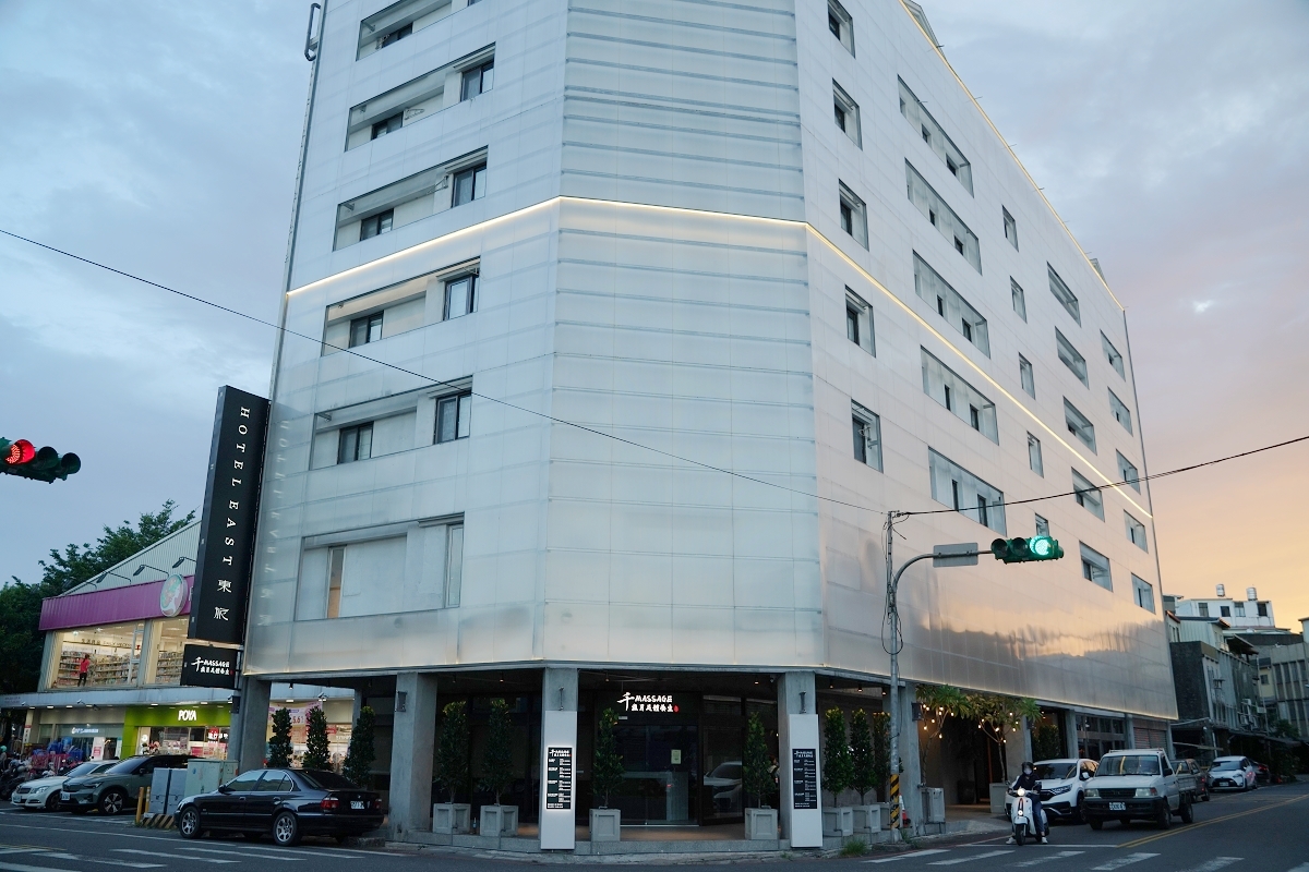 【宜蘭新月廣場住宿推薦】宜蘭住宿按摩/寵物友善飯店好選擇 一泊二食自助式宵夜吃飽飽 宜蘭東旅