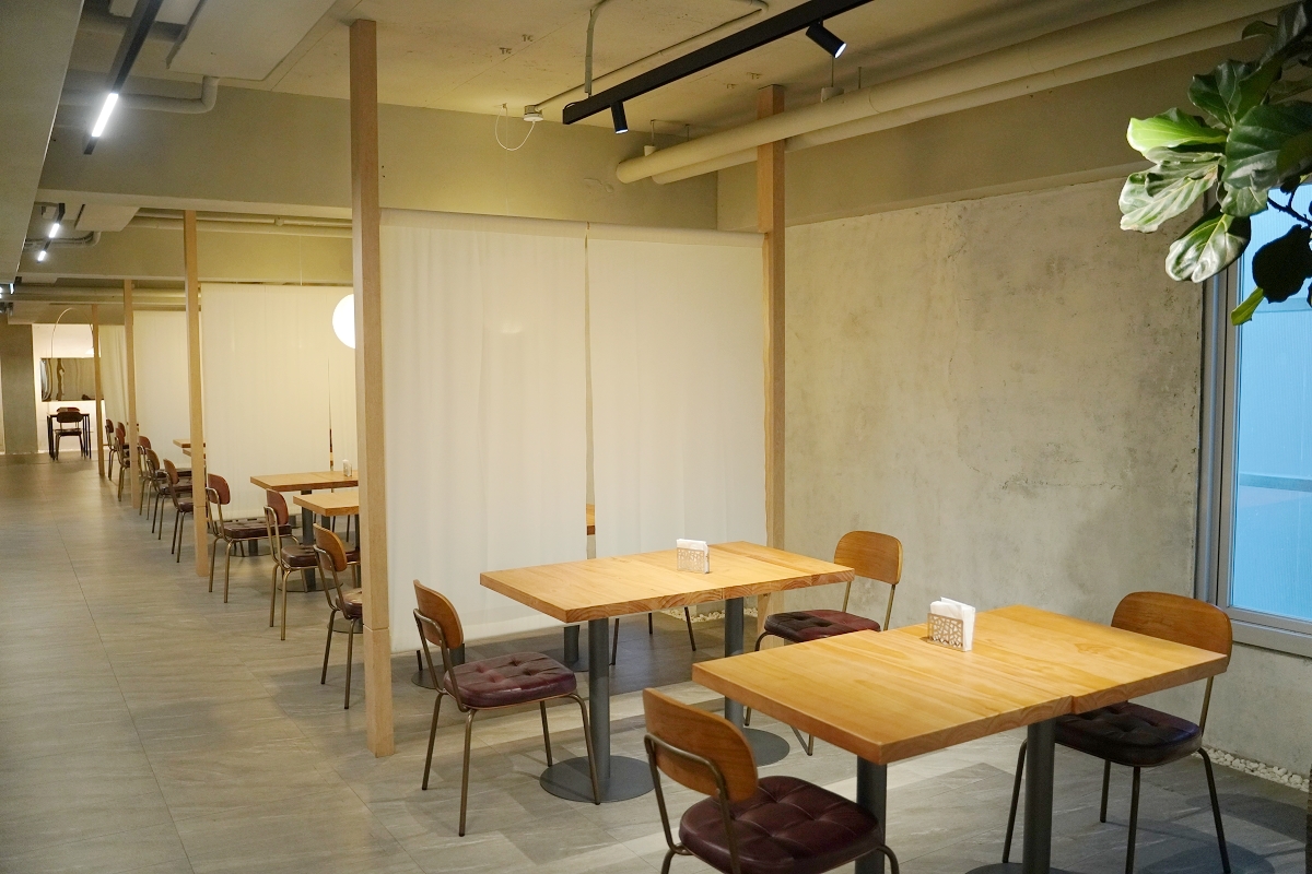 【宜蘭新月廣場住宿推薦】宜蘭住宿按摩/寵物友善飯店好選擇 一泊二食自助式宵夜吃飽飽 宜蘭東旅