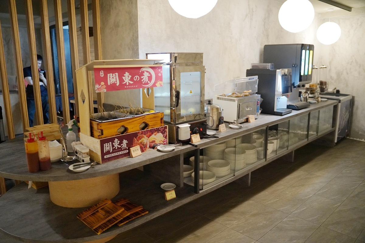 【宜蘭新月廣場住宿推薦】宜蘭住宿按摩/寵物友善飯店好選擇 一泊二食自助式宵夜吃飽飽 宜蘭東旅