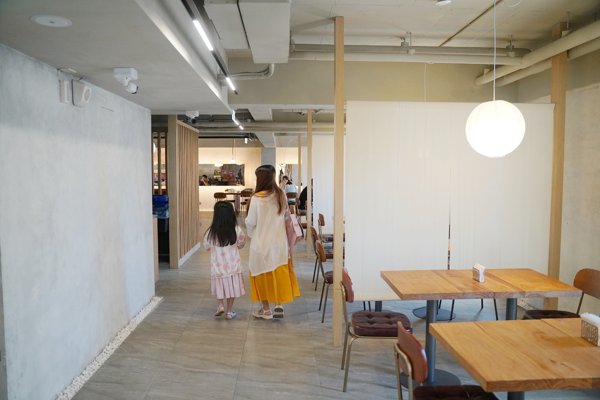 【宜蘭新月廣場住宿推薦】宜蘭住宿按摩/寵物友善飯店好選擇 一泊二食自助式宵夜吃飽飽 宜蘭東旅