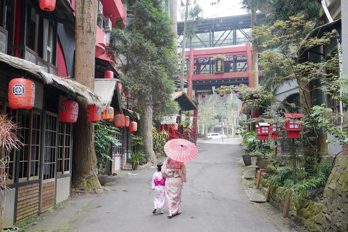 【南投鹿谷免費景點推薦】日式商店街松林町 大紅鳥居日式建築網美拍照必訪 妖怪村妖怪森林