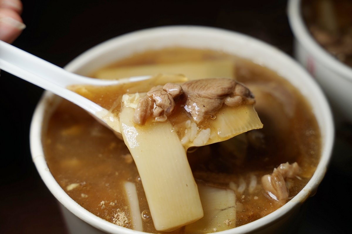 【大園小吃推薦】在地人口袋美食名單 大園排隊美食 下港味鴨肉羹大園店