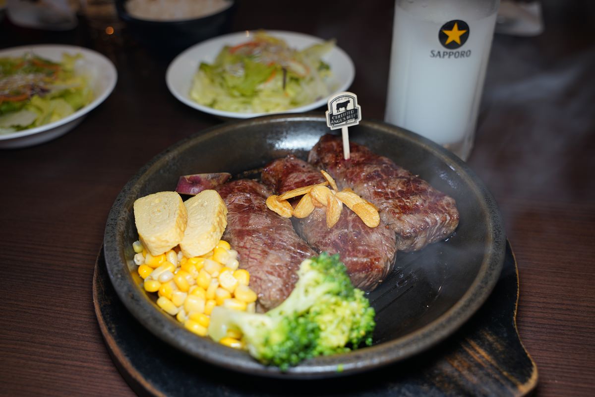 【台北CITYLINK南港店美食推薦】日本最大牛排連鎖店 客製化牛排現點現切現煎 Ikinari Steak