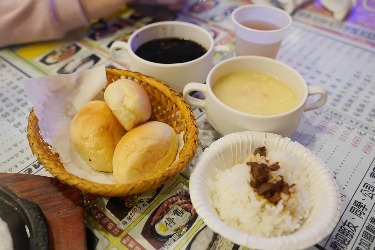 【米老鼠牛排館中原直營店】中原大學商圈牛排館推薦 招牌波霸大牛排必點 豐富自助吧吃到飽 - 第11張圖 【米老鼠牛排館中原直營店】中原大學商圈牛排館推薦 招牌波霸大牛排必點 豐富自助吧吃到飽