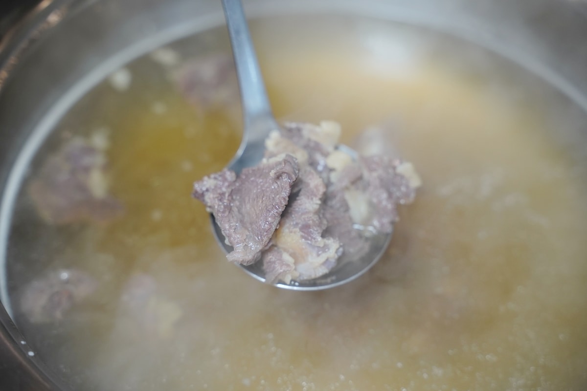 【台南牛肉爐推薦】台南最大牛肉湯美食品牌 必點台南酒家菜/地方特色小炒 鴻品牛肉湯市政府店 - 第16張圖 【台南牛肉爐推薦】台南最大牛肉湯美食品牌 必點台南酒家菜/地方特色小炒 鴻品牛肉湯市政府店