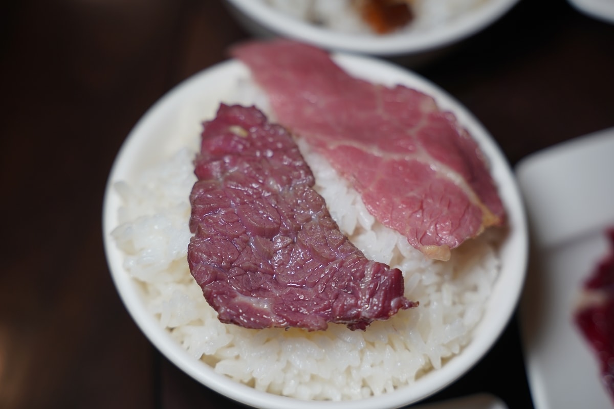 【台南牛肉爐推薦】台南最大牛肉湯美食品牌 必點台南酒家菜/地方特色小炒 鴻品牛肉湯市政府店 - 第32張圖 【台南牛肉爐推薦】台南最大牛肉湯美食品牌 必點台南酒家菜/地方特色小炒 鴻品牛肉湯市政府店