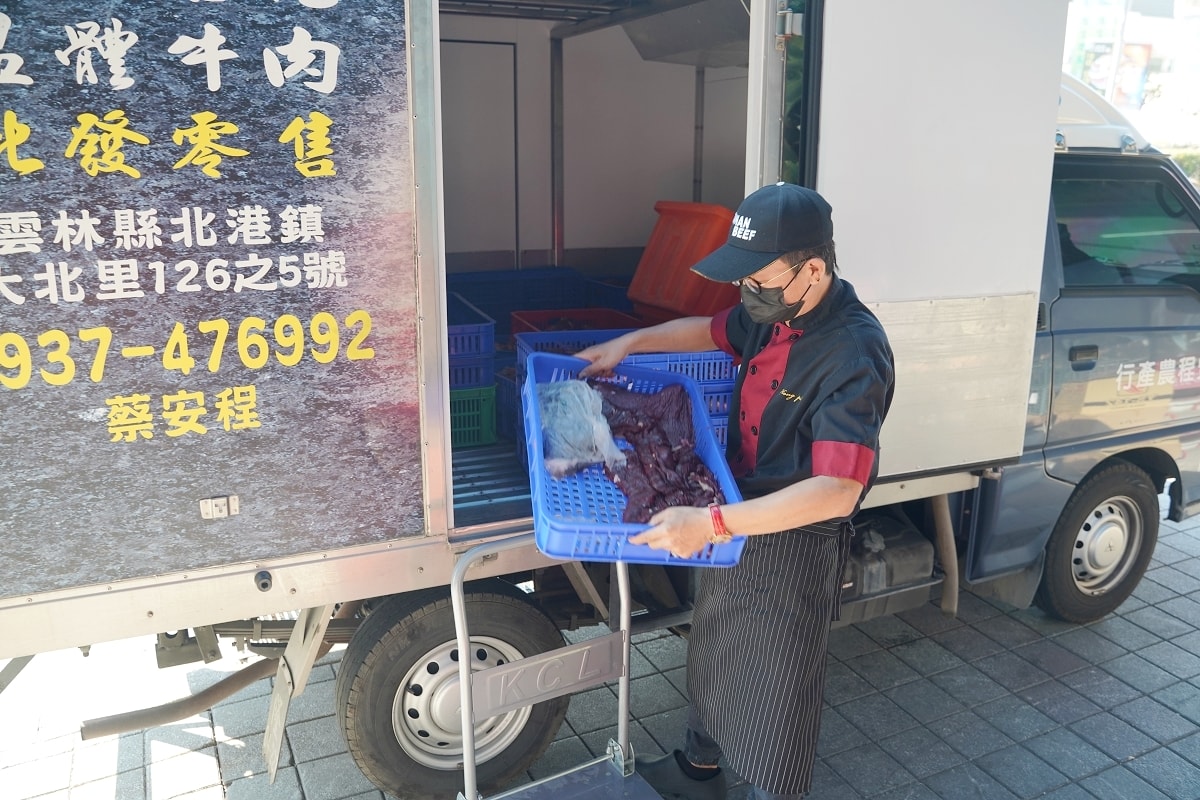 【台南牛肉爐推薦】台南最大牛肉湯美食品牌 必點台南酒家菜/地方特色小炒 鴻品牛肉湯市政府店 - 第34張圖 【台南牛肉爐推薦】台南最大牛肉湯美食品牌 必點台南酒家菜/地方特色小炒 鴻品牛肉湯市政府店