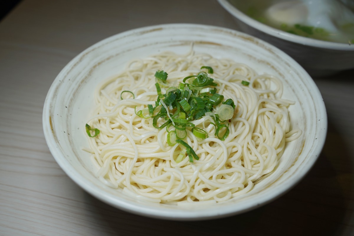 【赤子辛福州乾拌麵】桃園蘆竹南崁小吃推薦 一麵三吃加油添醋加辣渣 美味必點餛飩蛋包湯麵 - 第9張圖 【赤子辛福州乾拌麵】桃園蘆竹南崁小吃推薦 一麵三吃加油添醋加辣渣 美味必點餛飩蛋包湯麵