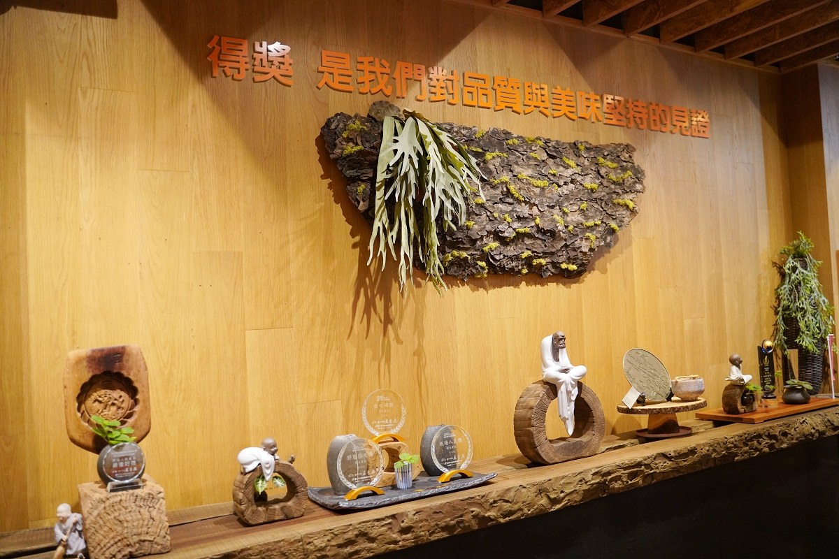 【台中伴手禮推薦】創始於1908年台中百年老店 反轉蛋黃酥！蛋黃酥蛋糕「夕日允香」限量開賣！陳允寶泉食品