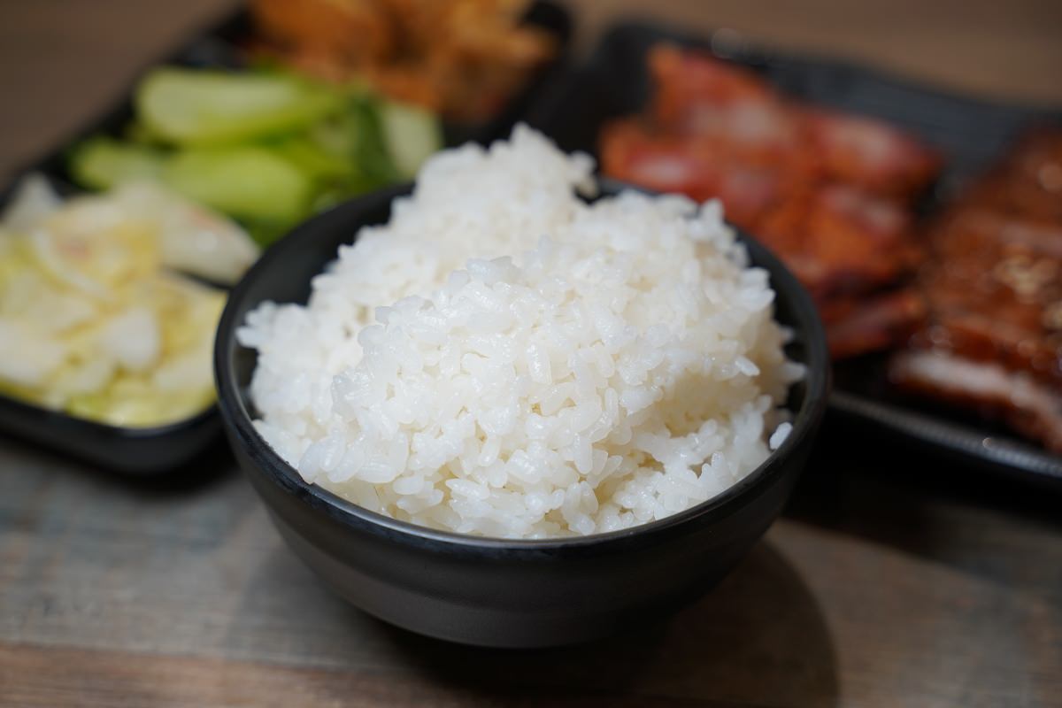 【中正紀念堂便當推薦】美味必點獨家秘醬老三樣火烤簡餐 寧波西街外帶便當好選擇 飴盛禾烤定食