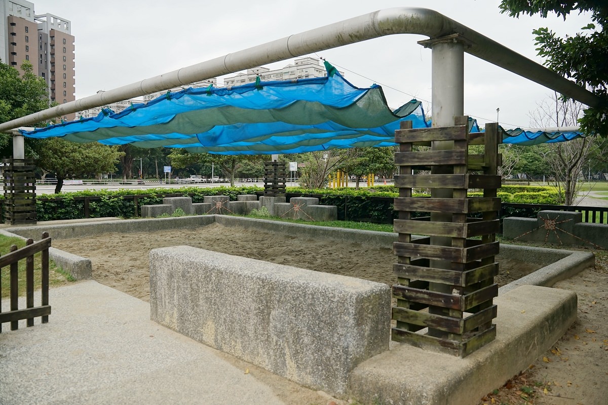 【林口兒童公園推薦】全共融特色遊戲場 新北最高獨立式共融磨石滑梯 林口社區運動公園(小熊公園) - 第4張圖 【林口兒童公園推薦】全共融特色遊戲場 新北最高獨立式共融磨石滑梯 林口社區運動公園(小熊公園)