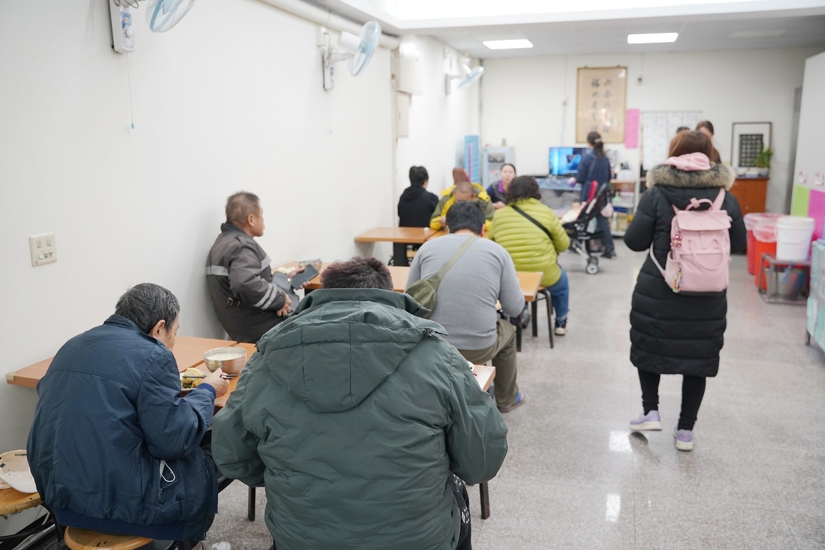 【桃園包子推薦】桃園100碗在地50年包子老店 老麵麵糰Q彈有嚼勁 六福包子店