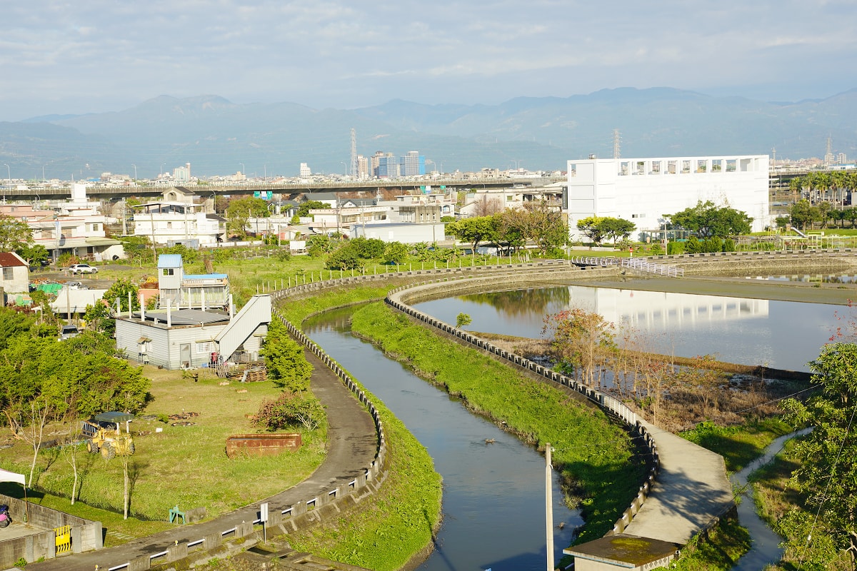 【藏闊渡假會館】宜蘭五結民宿推薦 飢餓遊戲/食尚玩家激推 網美泳池+室內兒童遊戲區爸媽最愛