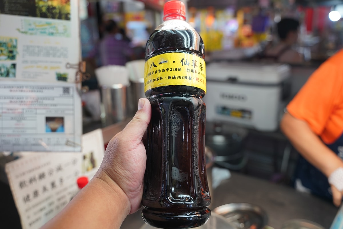 【饒河街觀光夜市飲料推薦】40年歷史傳承好味道 美味必喝古早味仙草茶 八一冰品(八一仙草茶)