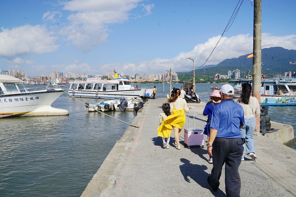 【淡水八里遊程推薦】八里渡船頭<->淡水渡船頭 藍色公路順風航業 來往淡水八里的最佳交通工具