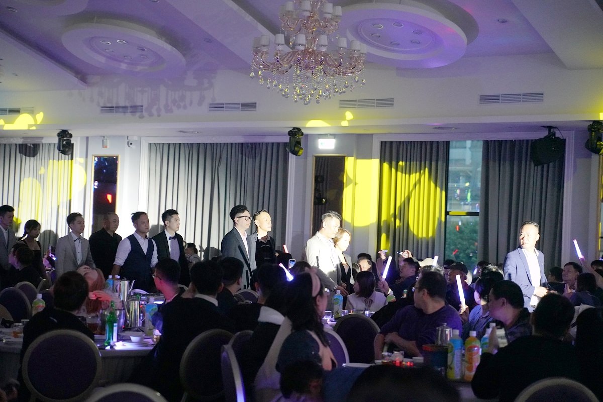 2024東街餐飲集團春酒盛宴在水悅莊園 演唱會等級星光派對 加碼抽獎好禮獎不完