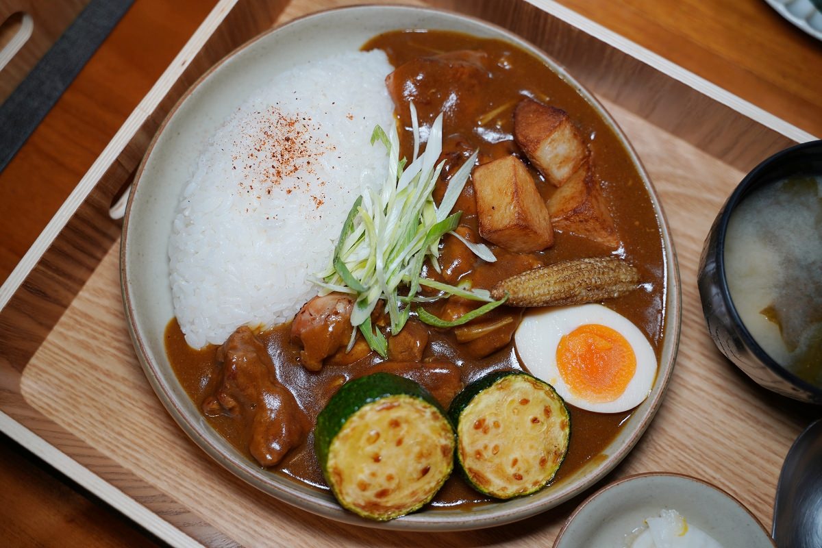 【埔里咖哩飯推薦】十六種香料熟成日式咖哩醬 每日輪值台灣特色米飯 初煦咖哩 truedish curry