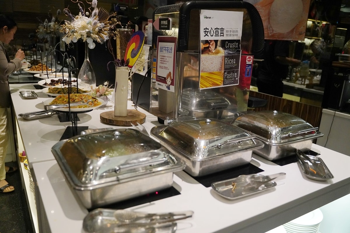 【饒河街觀光夜市住宿推薦】鄰近松山車站/五分埔商圈 素食早餐自助吧吃到飽 首都大飯店松山館