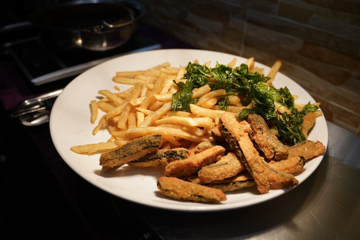 【饒河街觀光夜市住宿推薦】鄰近松山車站/五分埔商圈 素食早餐自助吧吃到飽 首都大飯店松山館
