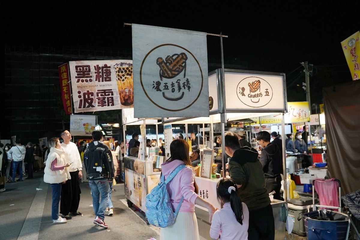 【台南大東東夜市甜點推薦】夜市王甜點王第五名 美味能多益榛果巧克力西班牙油條 濃五吉拿棒