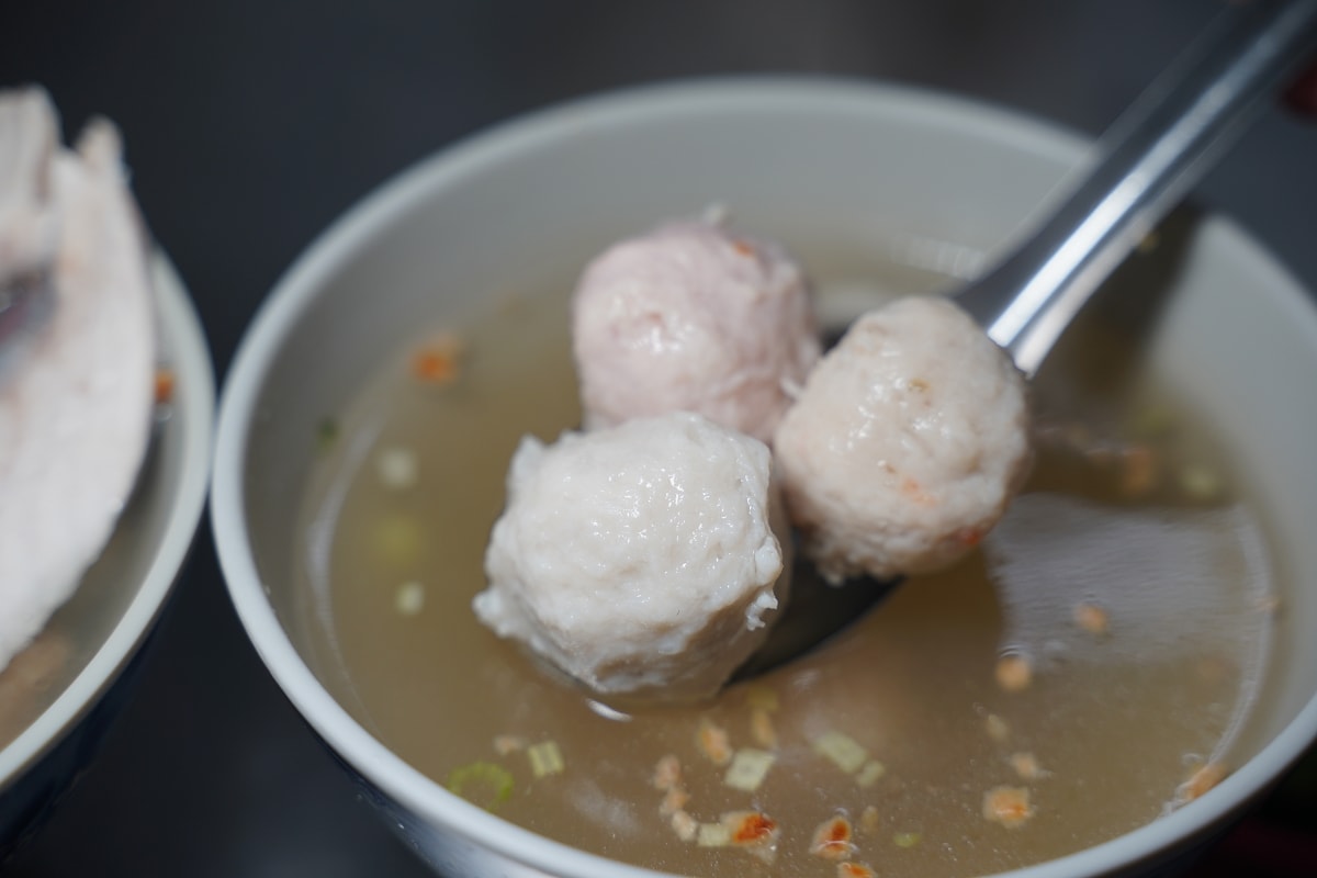 【台南小吃推薦】安平區米其林必比登推薦在地老店 美味必點魚肚鹹粥/魚皮湯/肉燥飯 王氏魚皮 - 第8張圖 【台南小吃推薦】安平區米其林必比登推薦在地老店 美味必點魚肚鹹粥/魚皮湯/肉燥飯 王氏魚皮