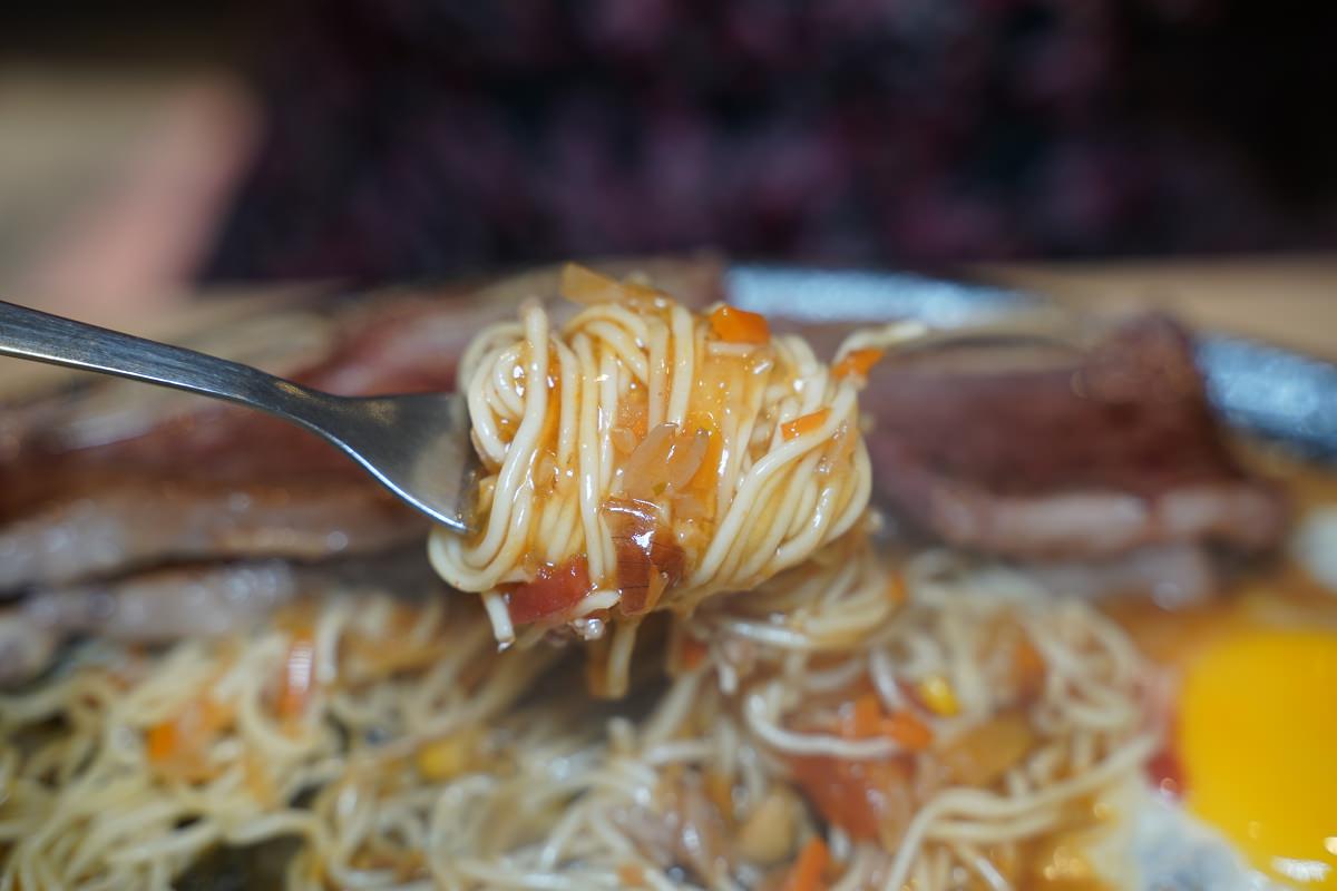 【平鎮牛排推薦】百分之百原肉免費續麵 招牌咖哩飯/玉米濃湯/烤吐司/冷熱飲/霜淇淋/零食餅乾爆米花吃到飽 小時厚牛排桃園平鎮店