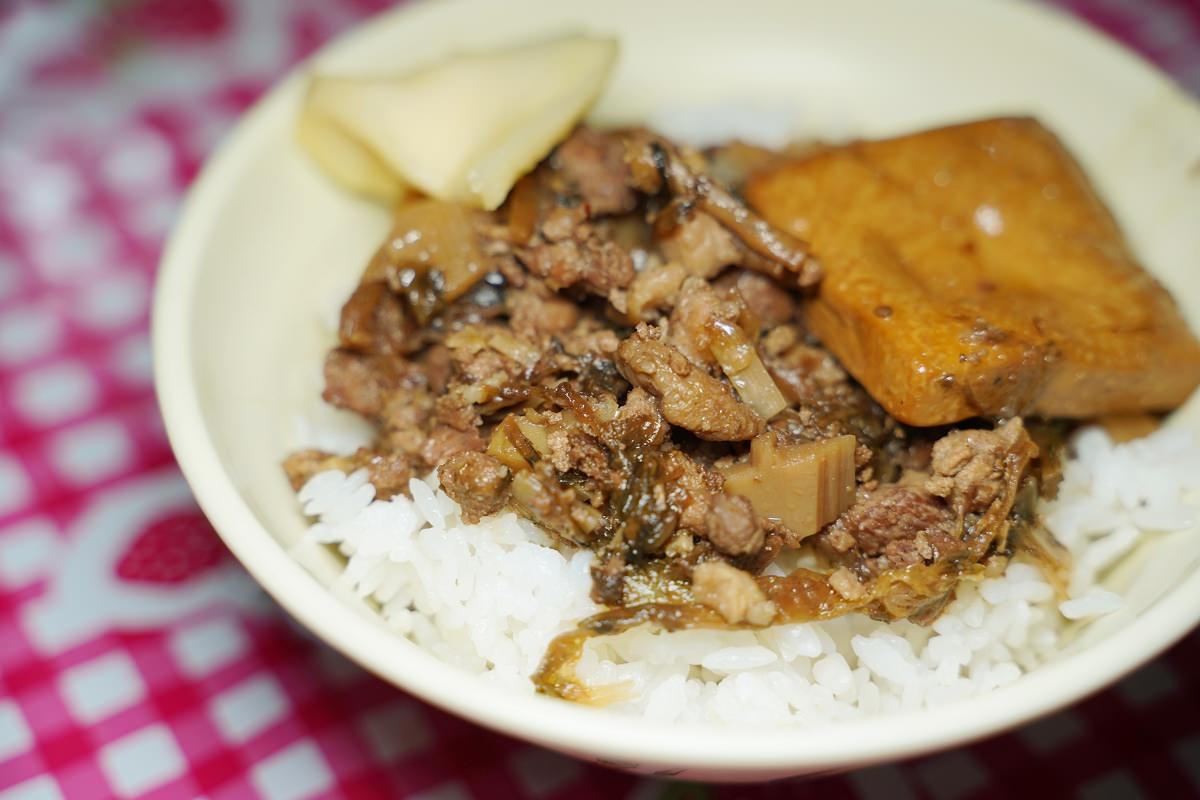 【清安豆腐街美食推薦】四色脆皮臭豆腐=黑豆竹碳臭豆腐+地瓜葉臭豆腐+紅麴臭豆腐+傳統臭豆腐 清安豆腐街28老店 - 第7張圖 【清安豆腐街美食推薦】四色脆皮臭豆腐=黑豆竹碳臭豆腐+地瓜葉臭豆腐+紅麴臭豆腐+傳統臭豆腐 清安豆腐街28老店
