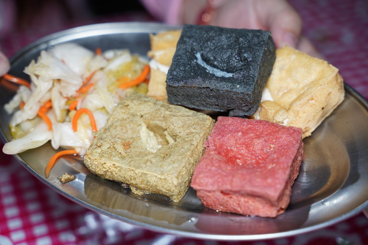 【清安豆腐街美食推薦】四色脆皮臭豆腐=黑豆竹碳臭豆腐+地瓜葉臭豆腐+紅麴臭豆腐+傳統臭豆腐 清安豆腐街28老店 - 第8張圖 【清安豆腐街美食推薦】四色脆皮臭豆腐=黑豆竹碳臭豆腐+地瓜葉臭豆腐+紅麴臭豆腐+傳統臭豆腐 清安豆腐街28老店