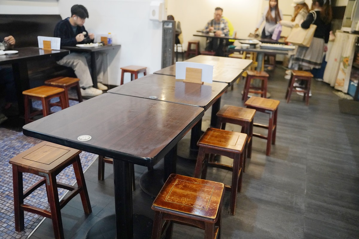 【雲客來刀削麵館】台北火車站平價小吃推薦 Google評論1300多則 飲料茉莉綠茶喝到飽 - 第2張圖 【雲客來刀削麵館】台北火車站平價小吃推薦 Google評論1300多則 飲料茉莉綠茶喝到飽