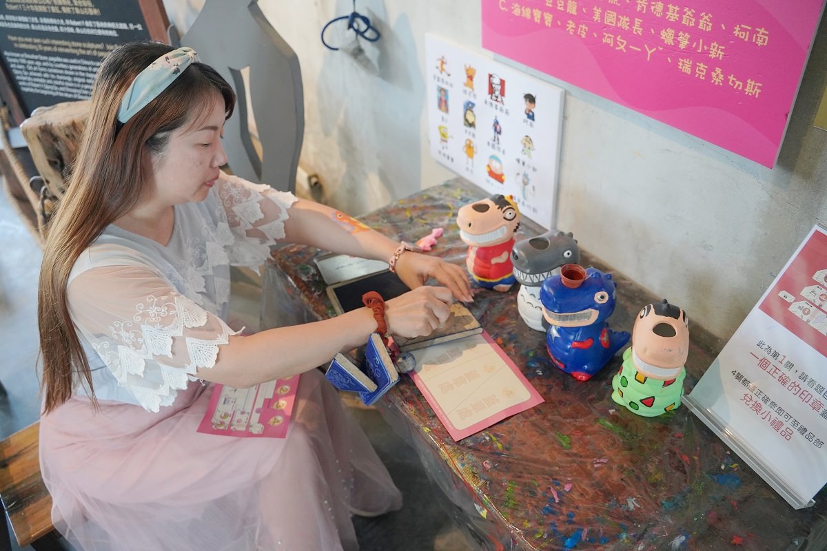【宜蘭蘇澳親子景點推薦】世界唯一私人典藏出土暴龍化石 彩繪暴龍寶寶/寶藏探險闖關遊戲 Robert Y廢墟暴龍館