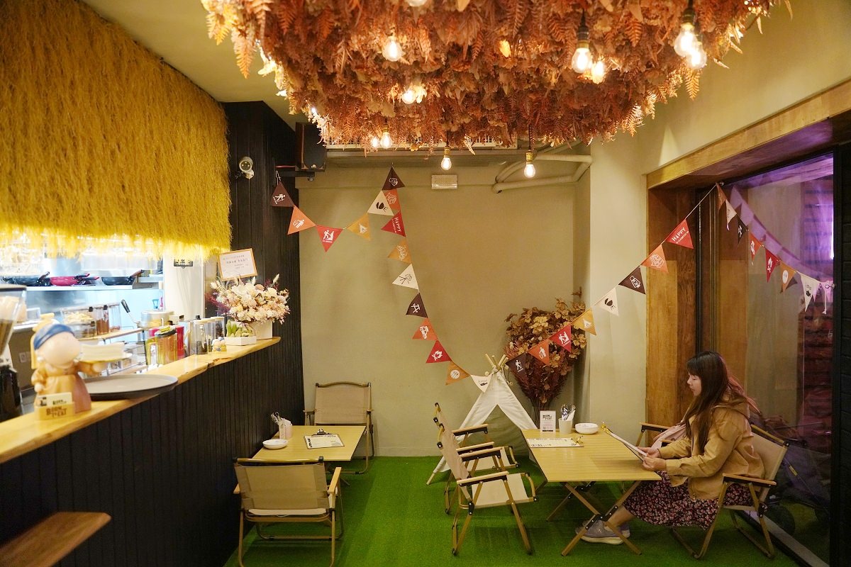 【國父紀念館美食餐廳推薦】露營風義式餐廳餐酒館 台北延吉街聚餐好選擇 Born to EAT 本質煮藝