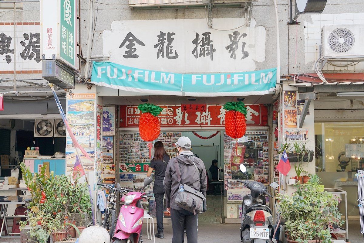 【金門紀念照推薦】金門在地50年老字號相館 戰地風格軍事紀念照 金龍攝影 - 第3張圖 【金門紀念照推薦】金門在地50年老字號相館 戰地風格軍事紀念照 金龍攝影