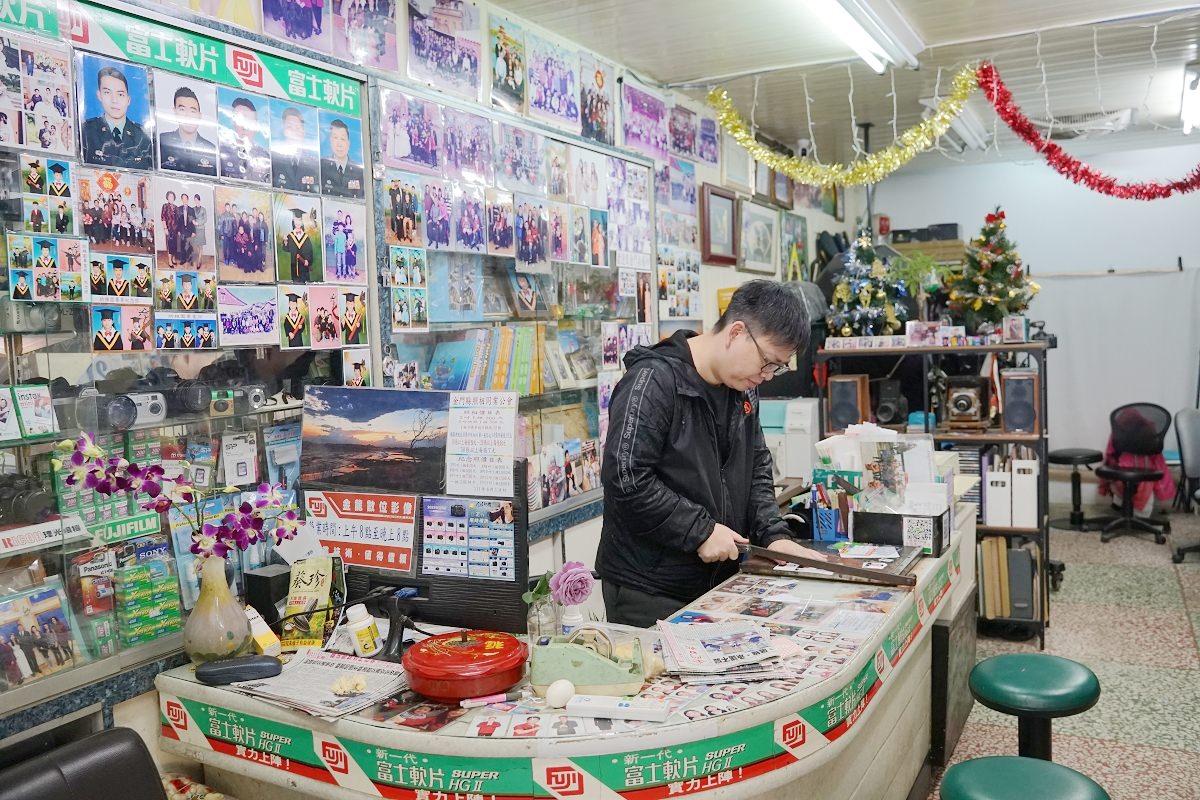 【金門紀念照推薦】金門在地50年老字號相館 戰地風格軍事紀念照 金龍攝影 - 第6張圖 【金門紀念照推薦】金門在地50年老字號相館 戰地風格軍事紀念照 金龍攝影