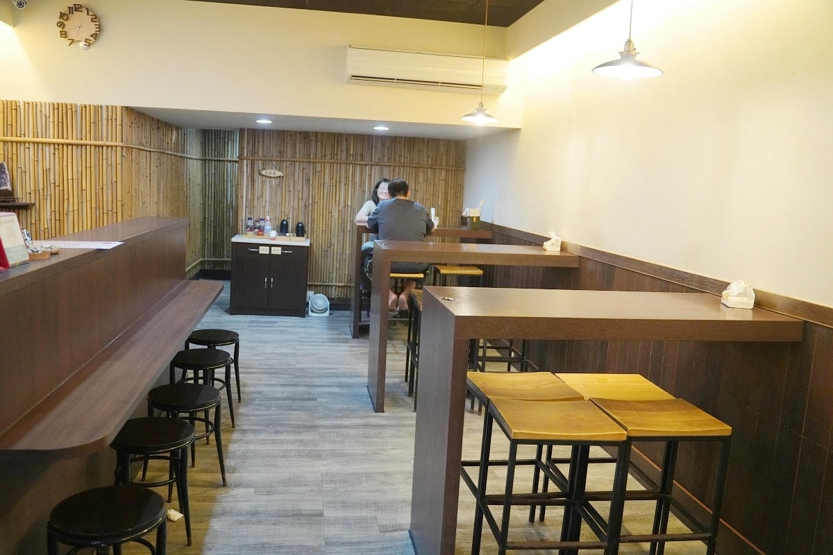 【福牡蠣屋】澎湖馬公市區美食推薦 澎湖白沙淨海郭家賜福牡蠣醬 美味必點招牌牡蠣飯/蚵仔粥