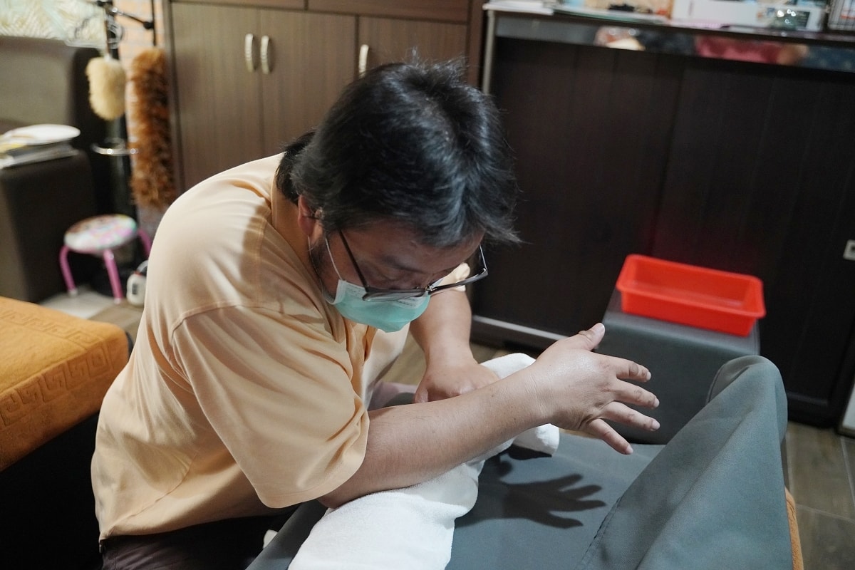 【台北條通腳底按摩推薦】日本遊客最愛專業指壓油壓 蒸布保溫技法有效消除疲勞 足癮足體 マッサージ 專門店