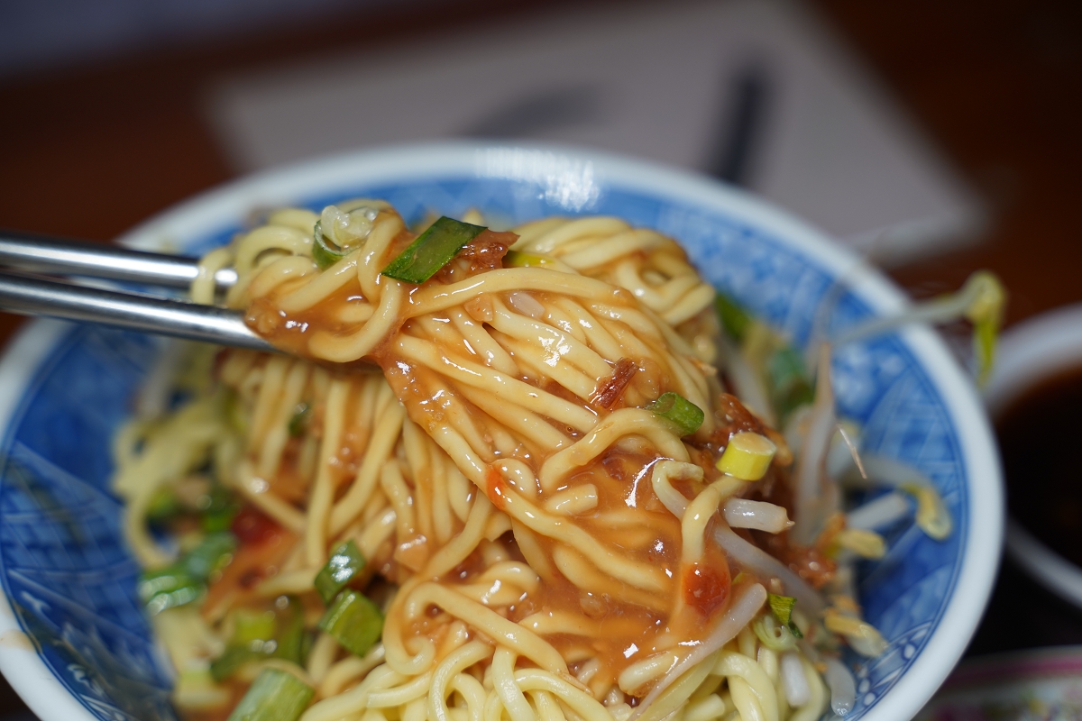【宜蘭蘇澳小吃推薦】蘇澳火車站周邊老字號美食 人氣必吃綜合魚雜 阿英小吃部 - 第3張圖 【宜蘭蘇澳小吃推薦】蘇澳火車站周邊老字號美食 人氣必吃綜合魚雜 阿英小吃部