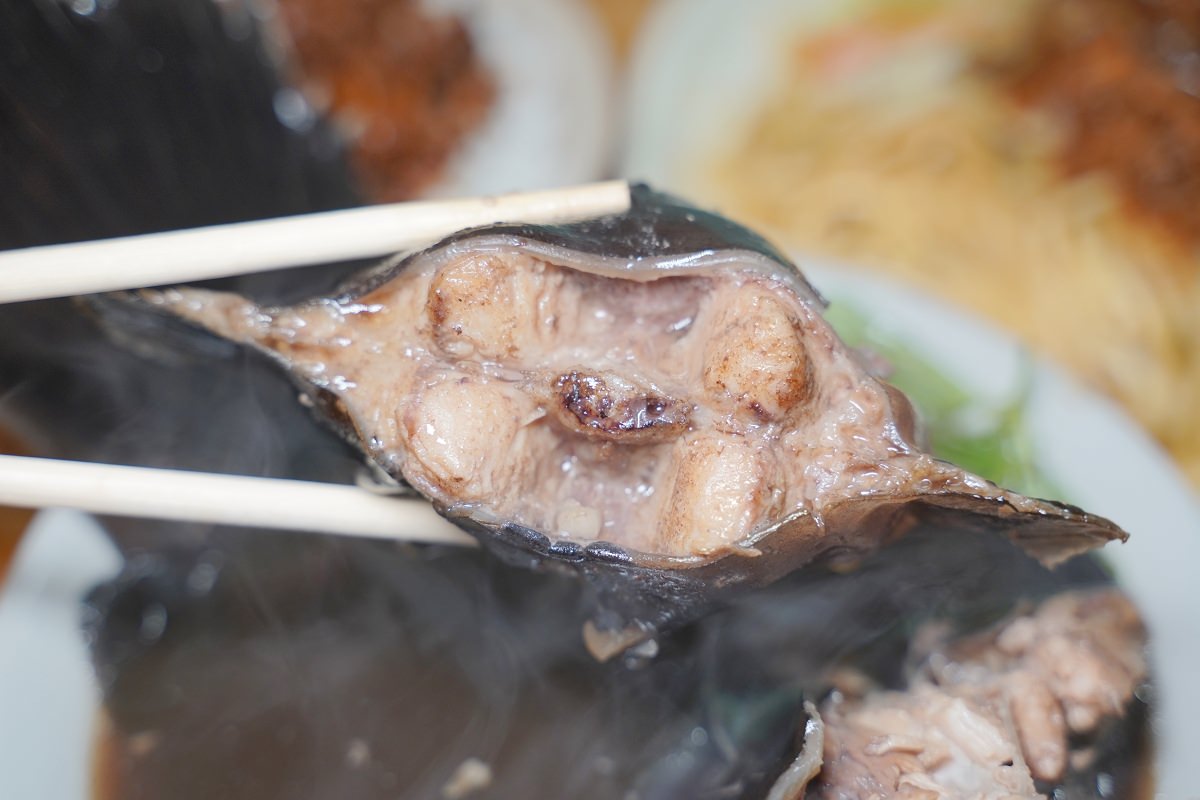 【中壢觀光夜市美食推薦】中壢人氣在地老店小吃 美味必點土虱湯/魯肉飯/炒麵米粉 香傳十全藥燉排骨