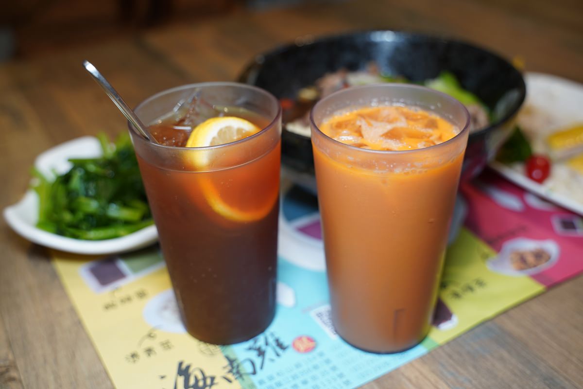 【五分埔美食推薦】新鮮溫體雞低溫烹煮 黑蒜湯底肉骨茶麵 星島海南雞飯松山店