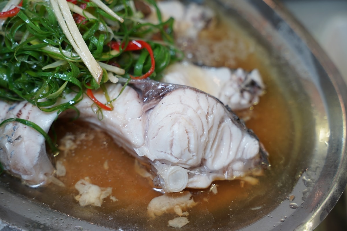 【桃園大溪聚餐餐廳推薦】石門水庫活魚餐廳好選擇 超高CP值桌菜料理 山霸王活魚土雞餐廳