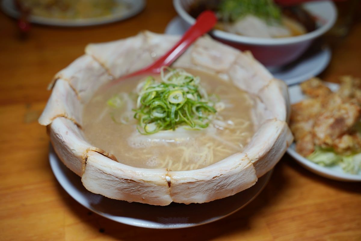 【大阪心齋橋拉麵推薦】1991年200人大排長龍9坪店傳奇 美味必點大份叉燒豚骨拉麵 希望軒心齋橋長堀店