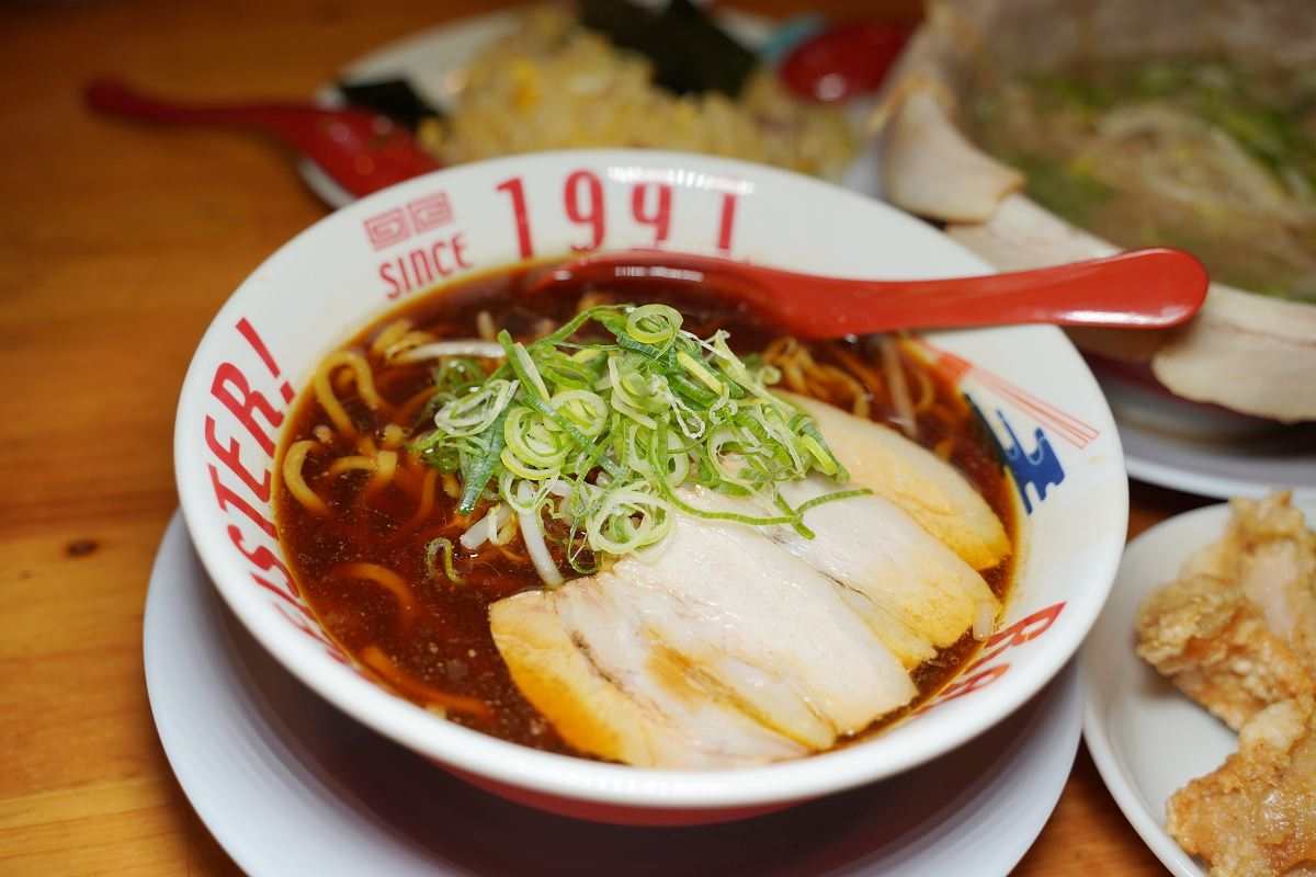 【大阪心齋橋拉麵推薦】1991年200人大排長龍9坪店傳奇 美味必點大份叉燒豚骨拉麵 希望軒心齋橋長堀店