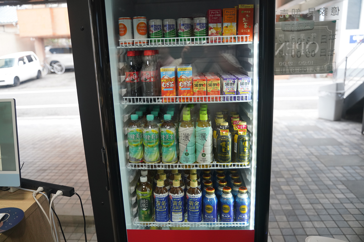 【億家具卸売倉庫】台灣知名家具批發倉庫插旗日本大阪 台灣製家具/客製化沙發/床墊通通買得到