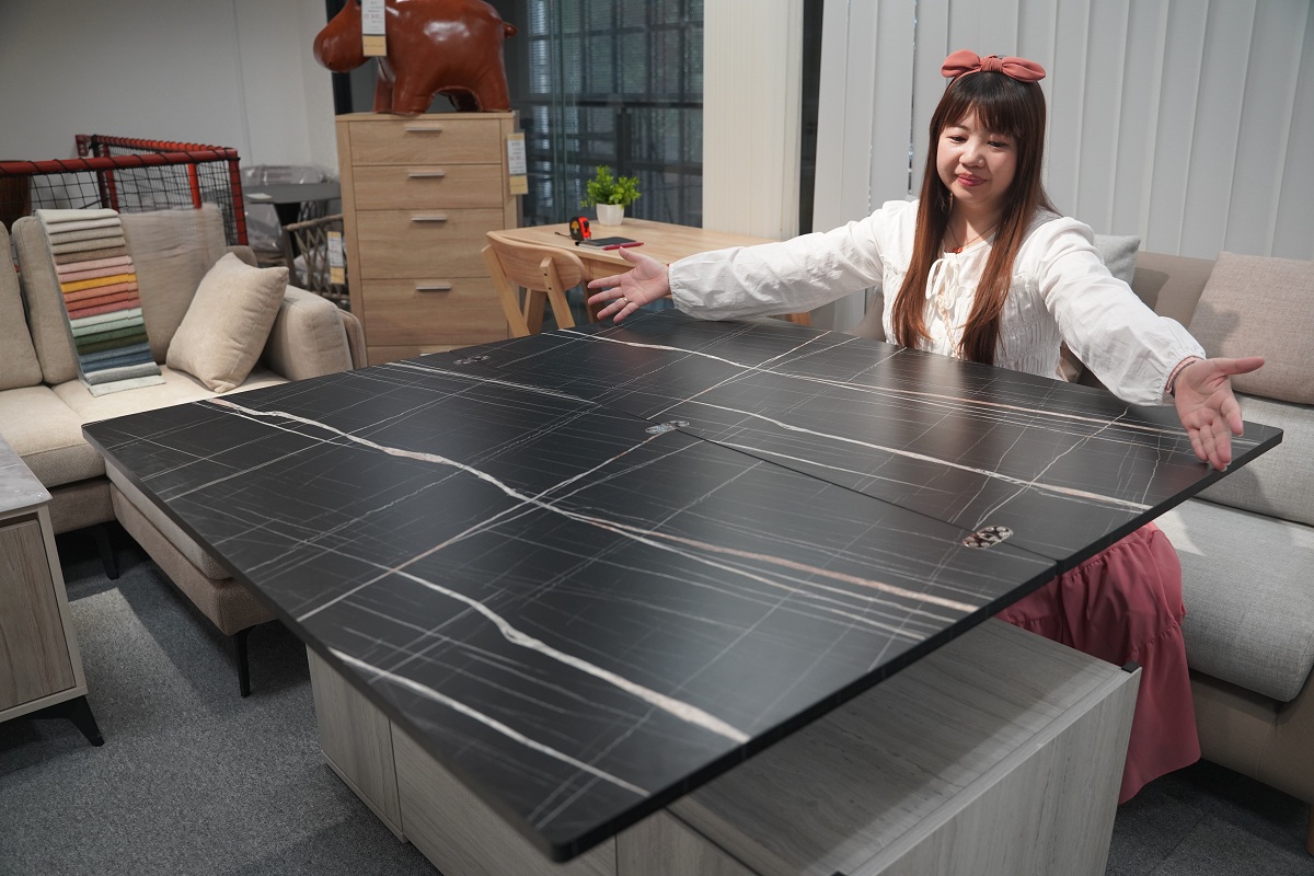 【億家具卸売倉庫】台灣知名家具批發倉庫插旗日本大阪 台灣製家具/客製化沙發/床墊通通買得到