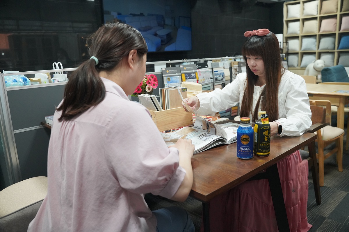 【億家具卸売倉庫】台灣知名家具批發倉庫插旗日本大阪 台灣製家具/客製化沙發/床墊通通買得到
