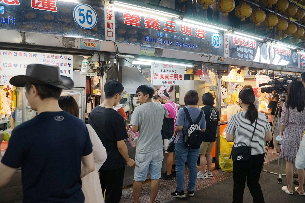 【基隆廟口夜市營養三明治推薦】基隆廟口正宗老牌美食 人氣排隊在地小吃 天盛舖基隆廟口營養三明治58號攤位