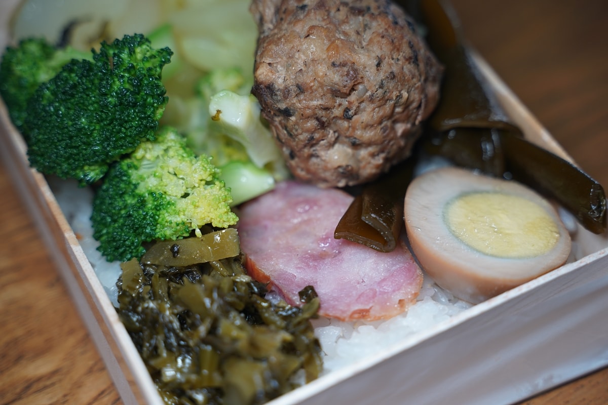 【花蓮富里美食推薦】富麗禾風農村特色便當 稻草藝術季竹猩猩主題意象 花蓮富里農特產展售中心