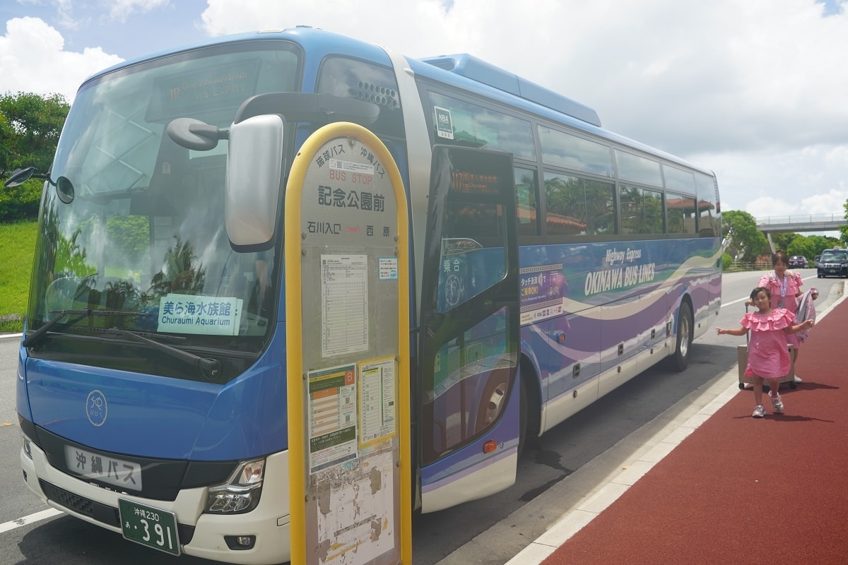 【沖繩美麗海水族館巴士搭乘心得分享】沖繩自由行不自駕超方便 那霸巴士總站11號月台117號高速巴士