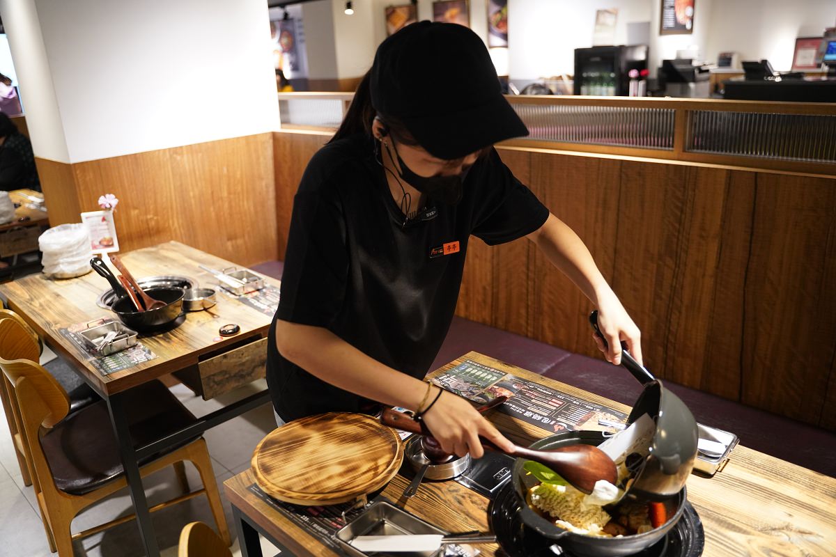 【桃園ATT筷食尚美食餐廳推薦】韓式炒雞台灣2號店插旗桃園 每人469元一鍋兩吃自助吧吃到飽 甩鍋雞볶찜韓式炒雞吃到飽桃園ATT店